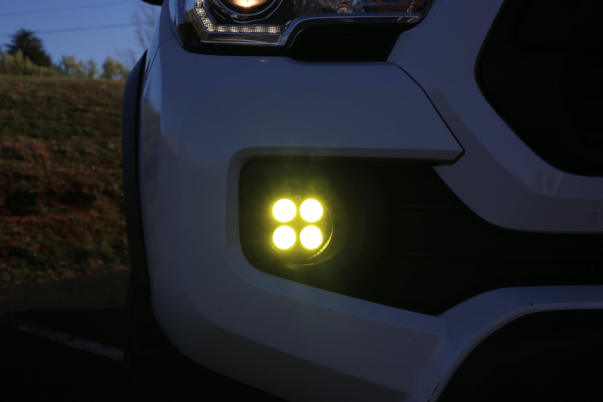 White/Amber Fog Light Kit 2016–2023 Toyota Tacoma